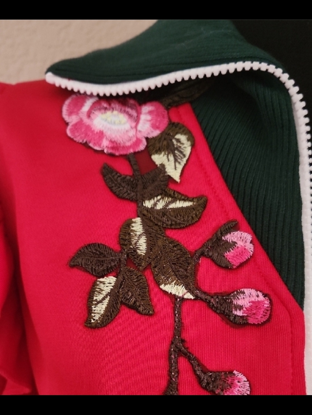 Gucci Red Floral-Embroidered Varsity Jacket with Dark Green Collar - Picture 4 of 11